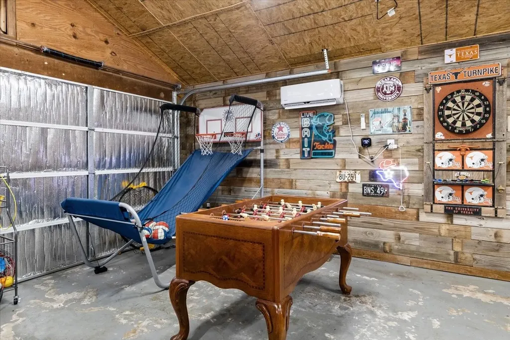 241 Rs County Road 1534 Point TX 75472