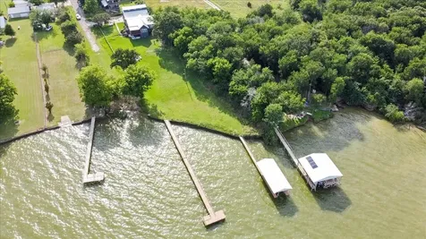 241 Rs County Road 1534 Point TX 75472