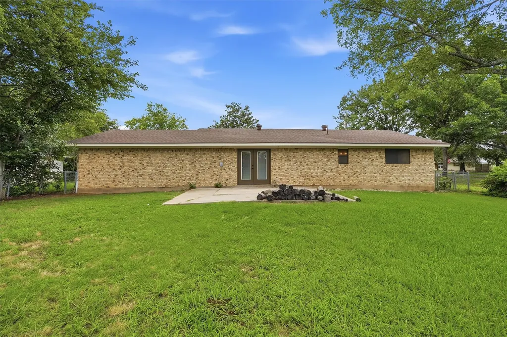 108 Loraine Street Pottsboro TX 75076
