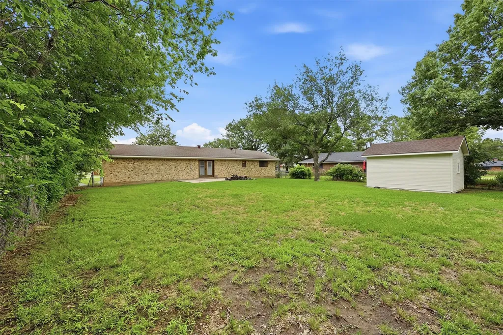 108 Loraine Street Pottsboro TX 75076
