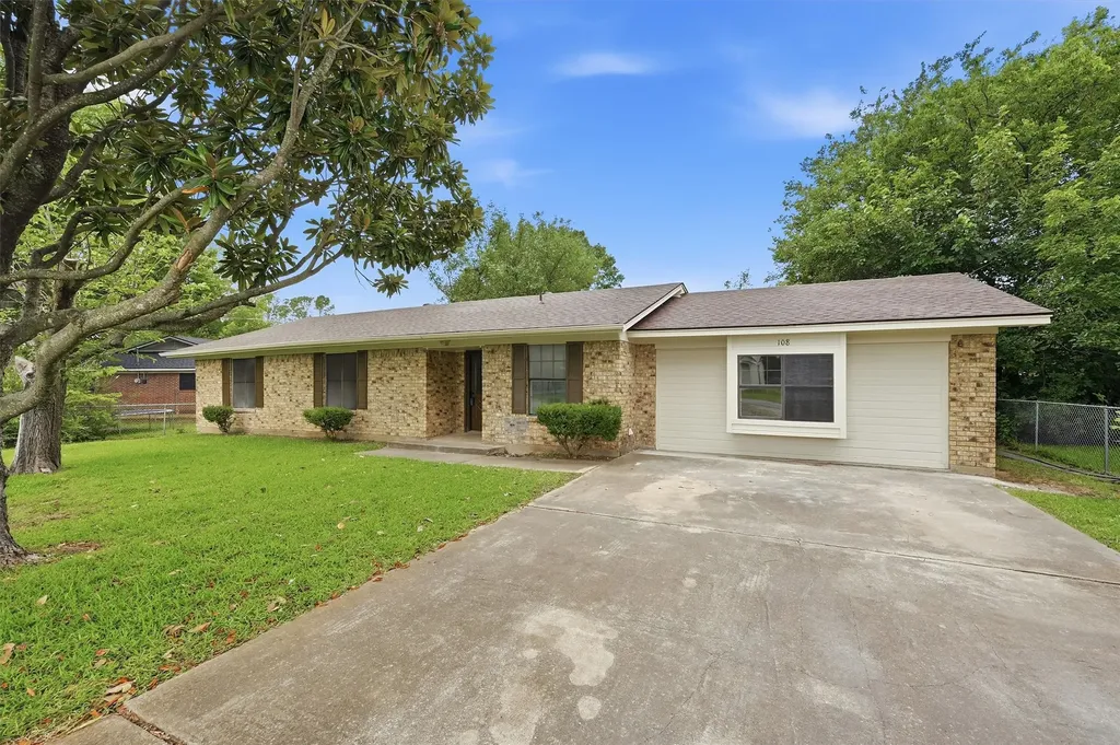 108 Loraine Street Pottsboro TX 75076
