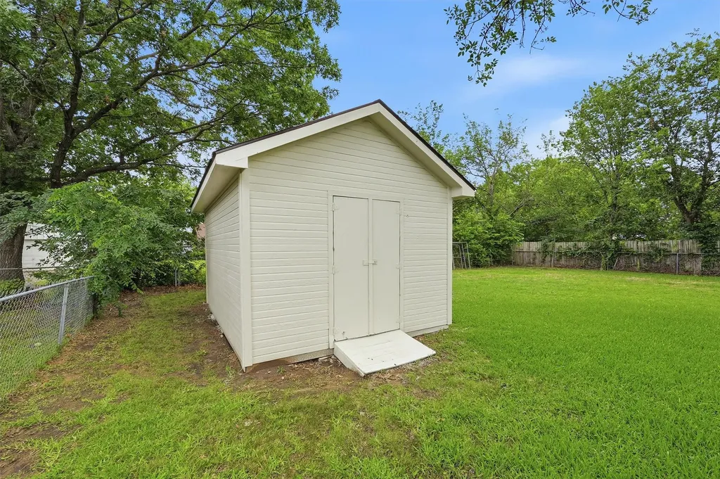 108 Loraine Street Pottsboro TX 75076