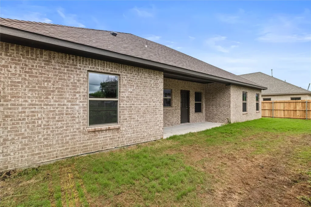 106 N Lackey Street Tom Bean TX 75489