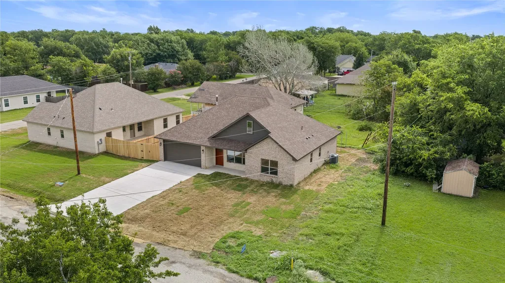 106 N Lackey Street Tom Bean TX 75489