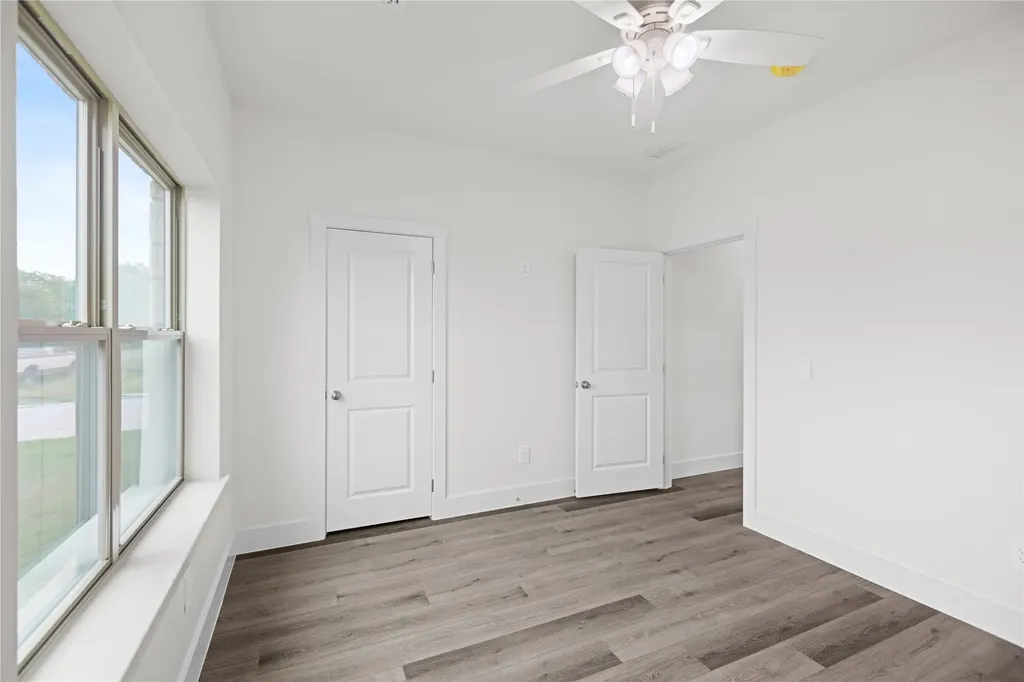 209 W Bonham Street Tom Bean TX 75489