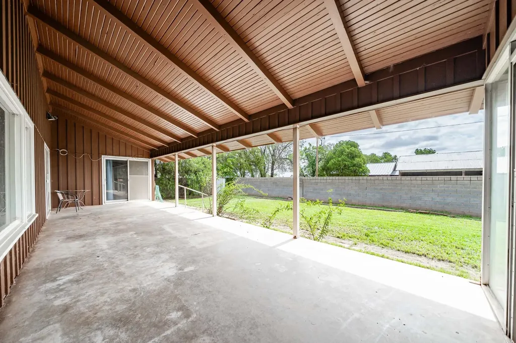 1527 Cr 165 Rochester TX 79544