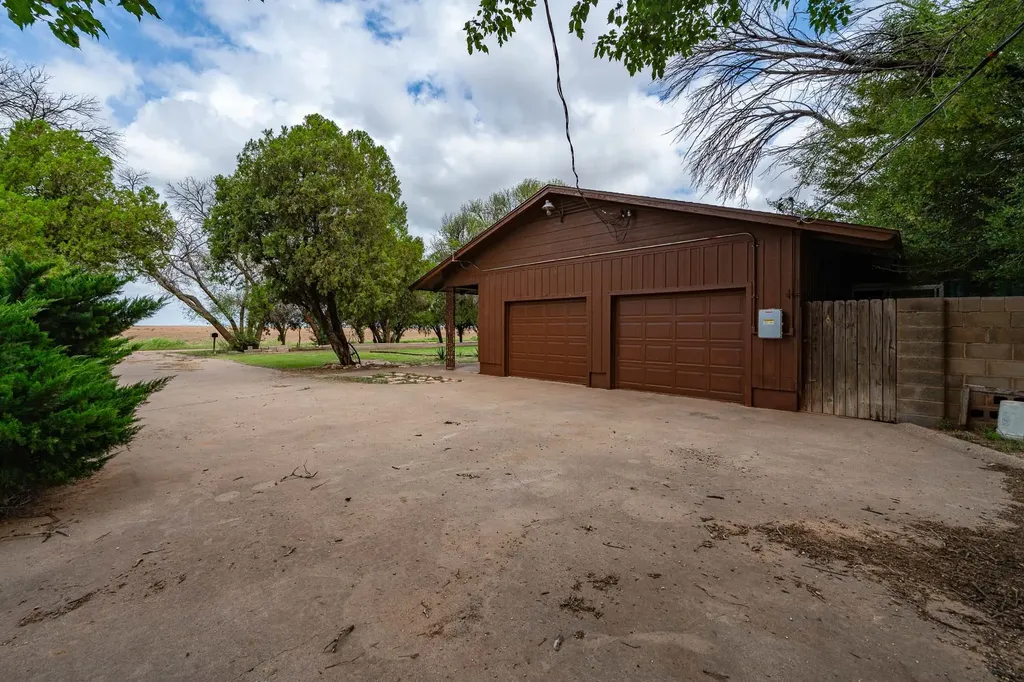 1527 Cr 165 Rochester TX 79544