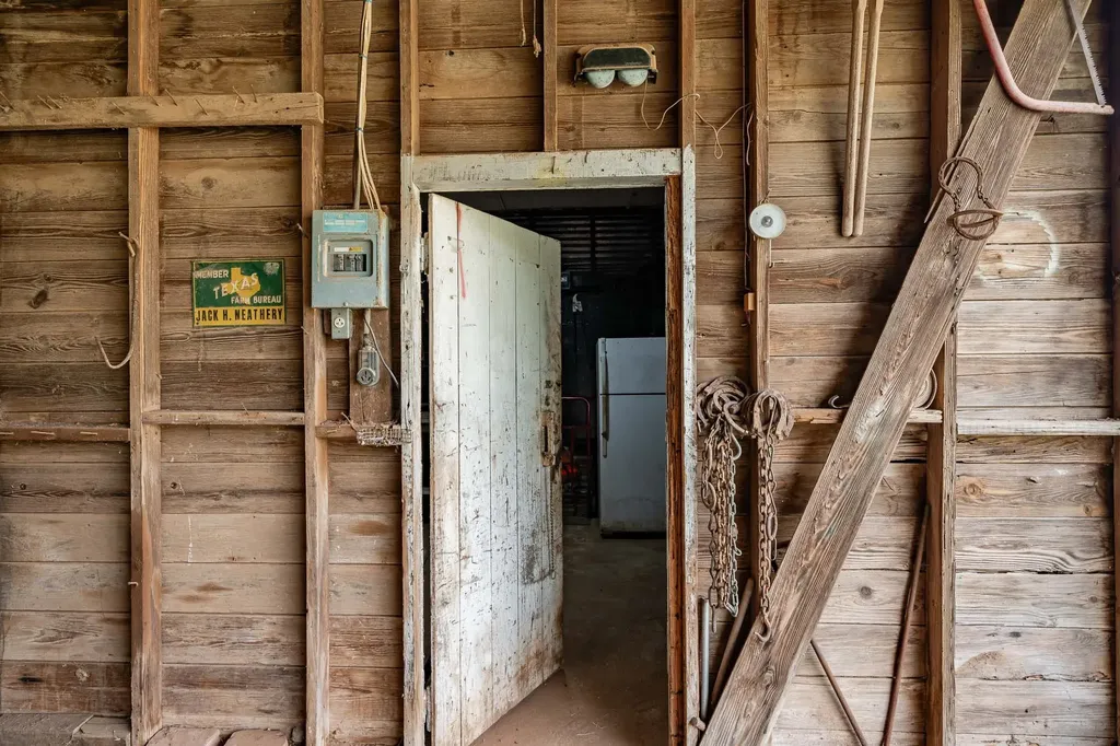 1527 Cr 165 Rochester TX 79544