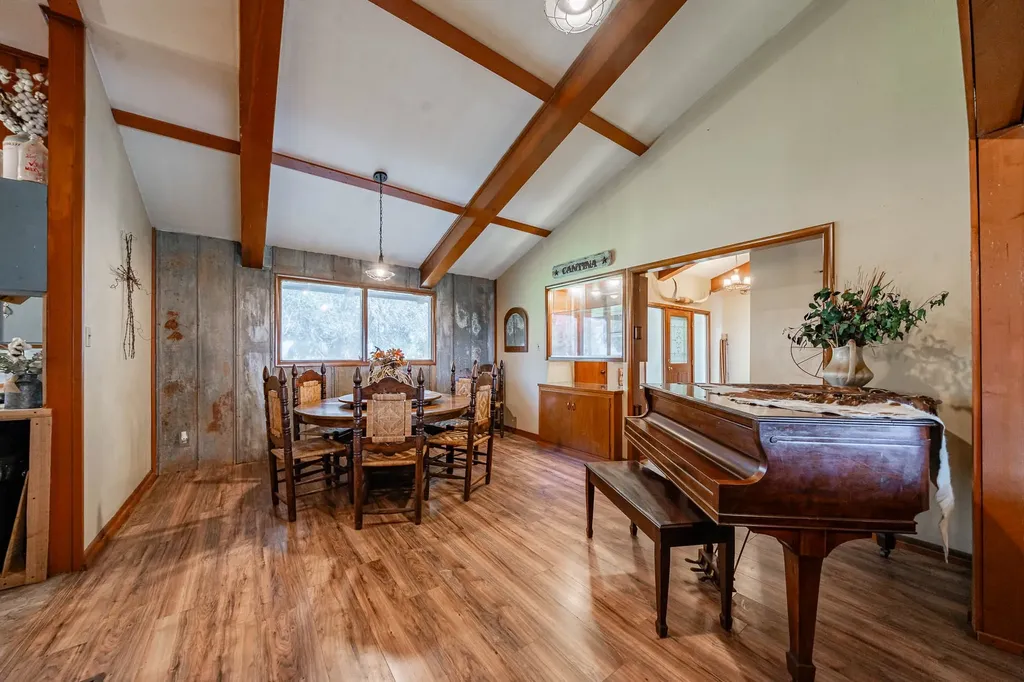 1527 Cr 165 Rochester TX 79544