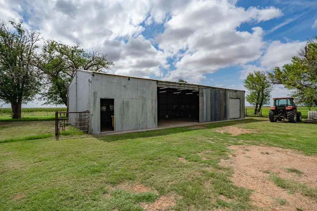 1527 Cr 165 Rochester TX 79544