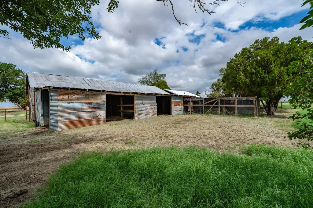 1527 Cr 165 Rochester TX 79544