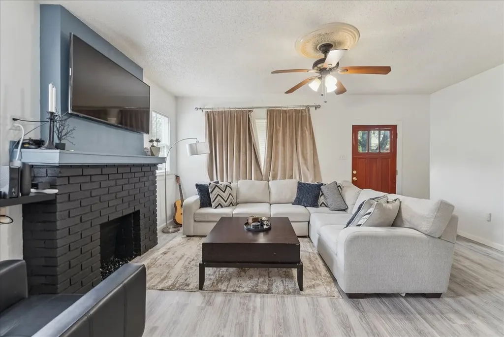 4602 Junius Street Dallas TX 75246