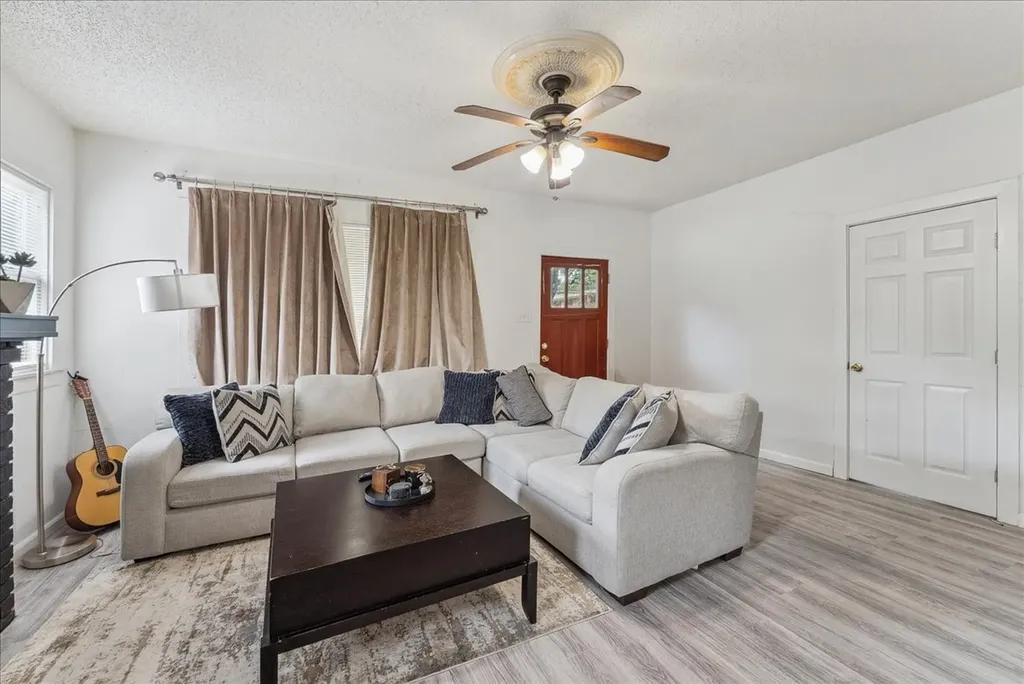 4602 Junius Street Dallas TX 75246