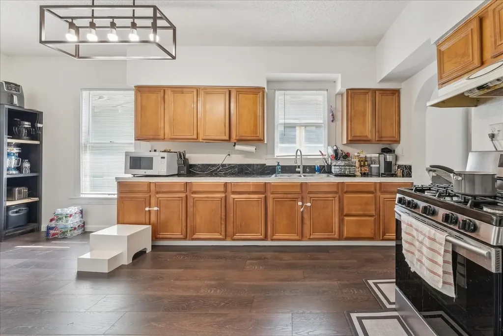 4602 Junius Street Dallas TX 75246