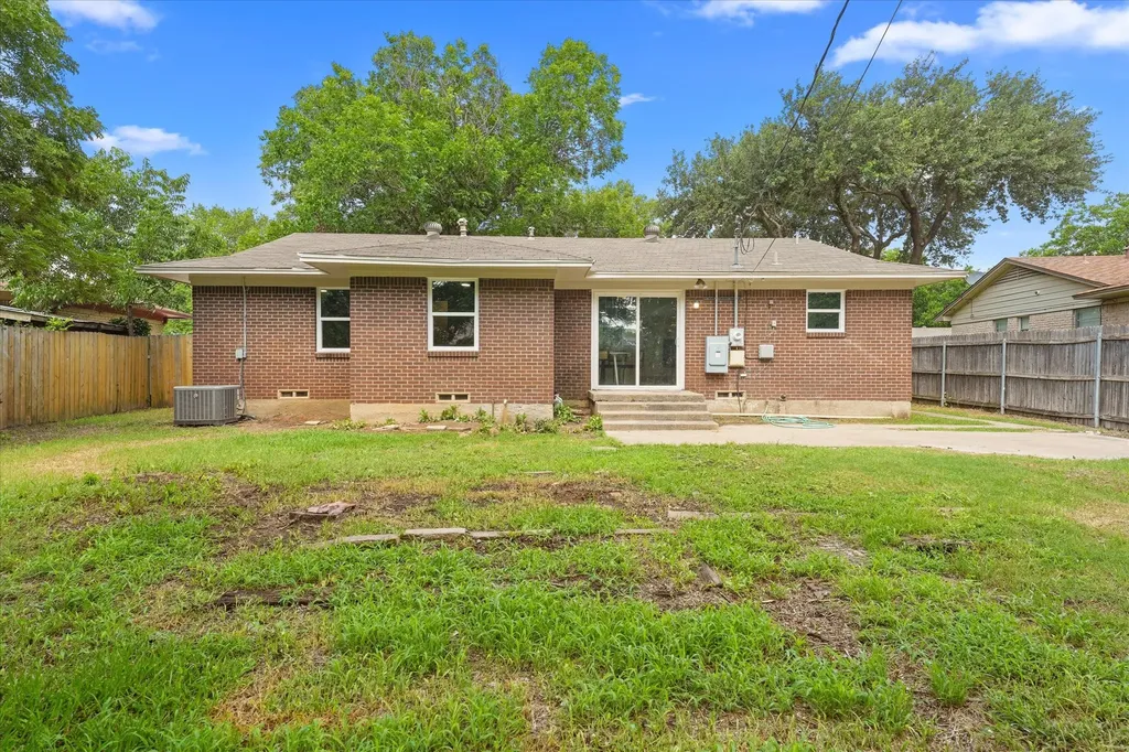 826 Harbor Drive Lewisville TX 75057