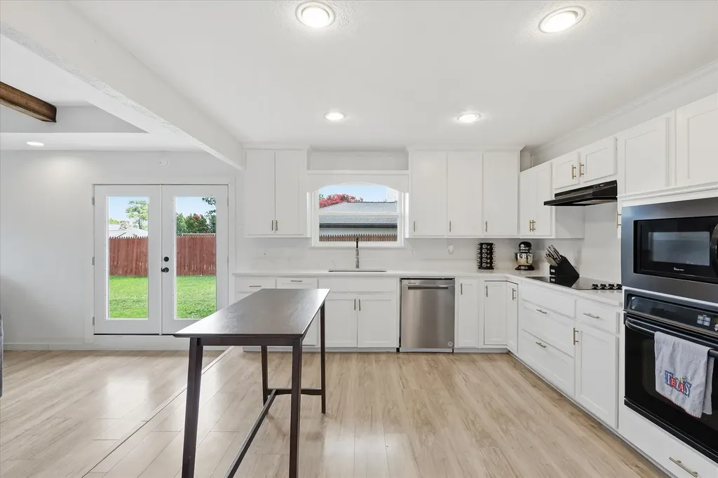 1513 Chisolm Trail Lewisville TX 75077
