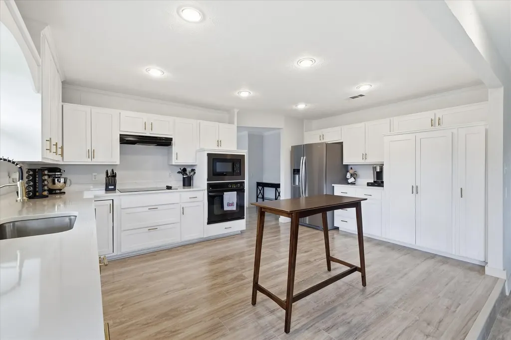 1513 Chisolm Trail Lewisville TX 75077