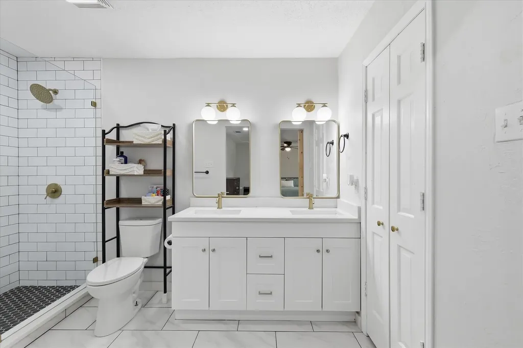 1513 Chisolm Trail Lewisville TX 75077