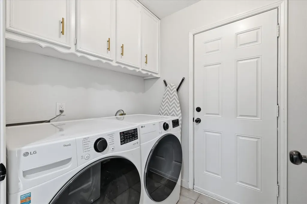 1513 Chisolm Trail Lewisville TX 75077