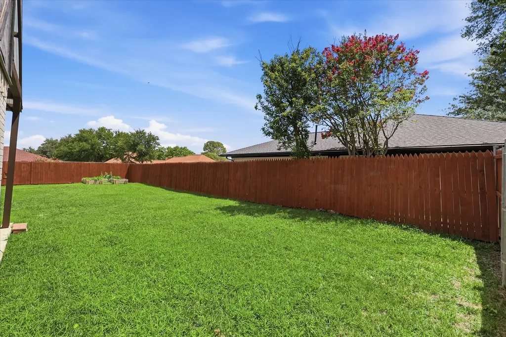 1513 Chisolm Trail Lewisville TX 75077