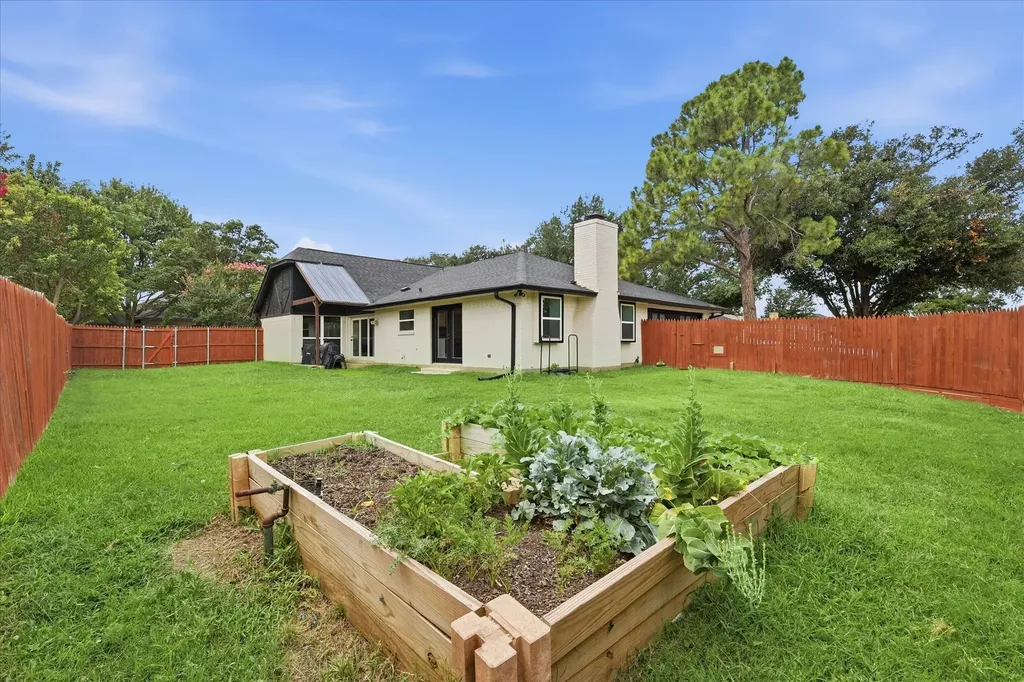 1513 Chisolm Trail Lewisville TX 75077