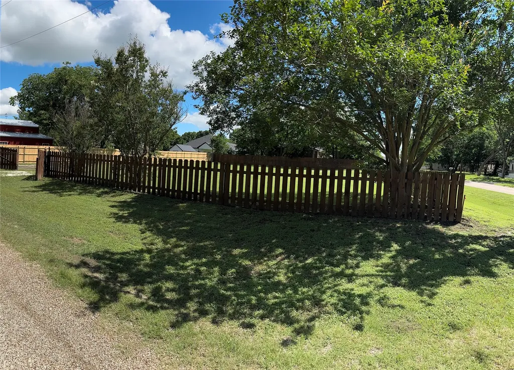 Tbd 10b West Avenue Milford TX 76670