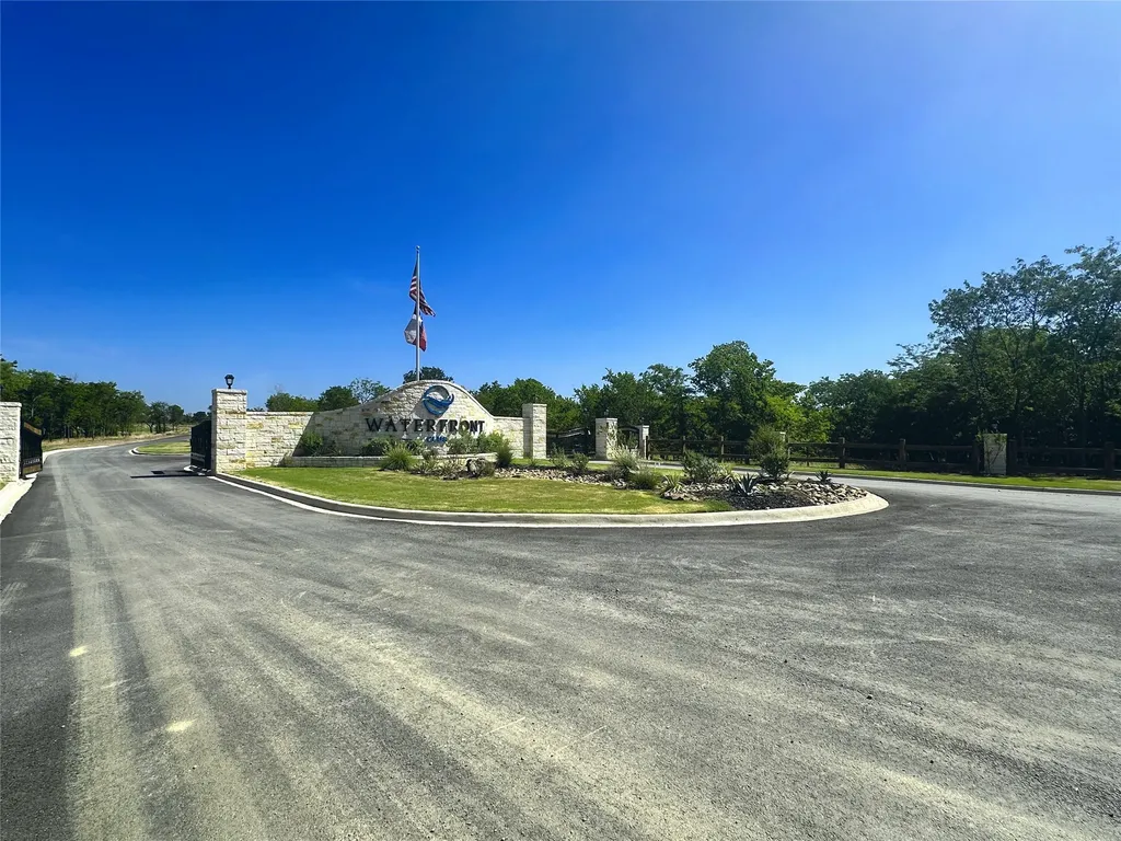 Lot 230 Waterfront Club Drive Corsicana TX 75110
