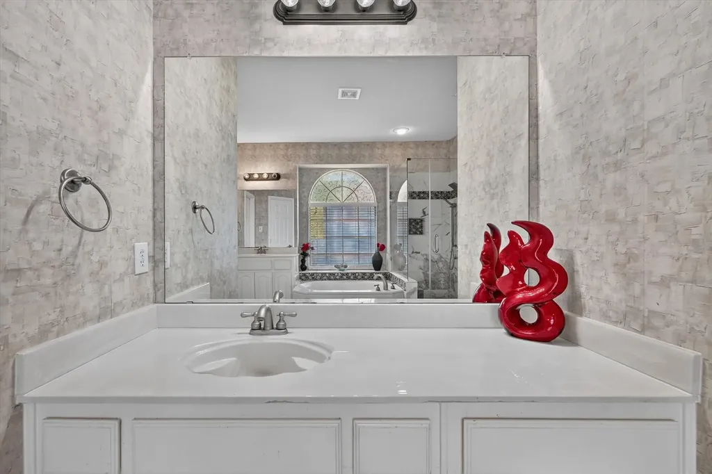 358 Fairlanding Avenue Fairview TX 75069