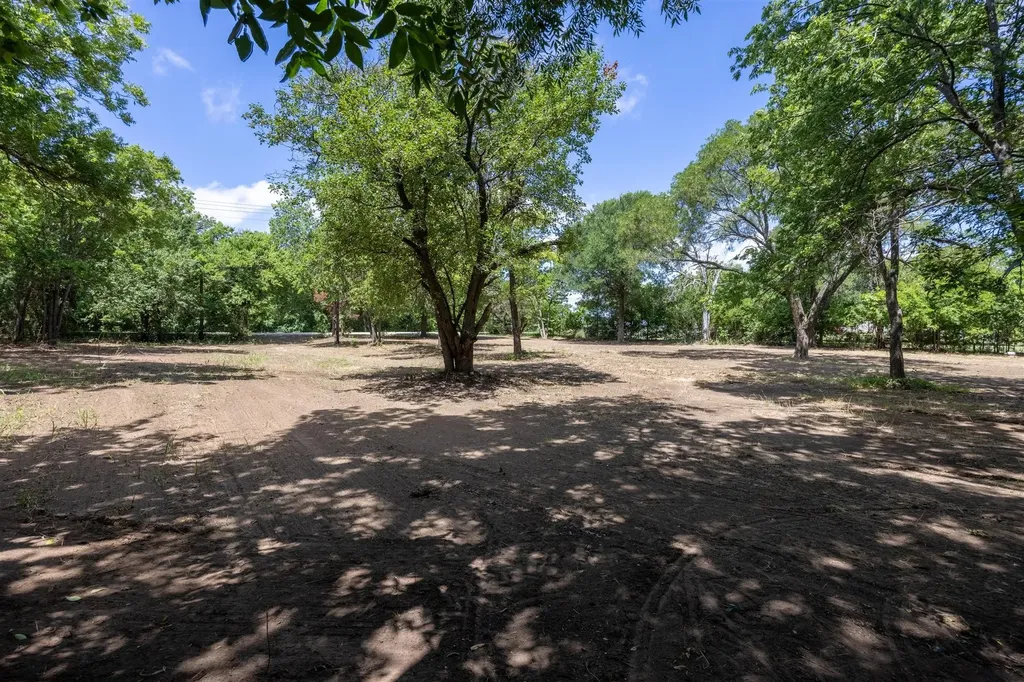 420 County Road 1021 Burleson TX 76028