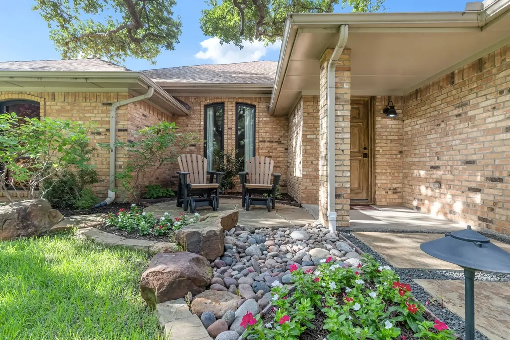 3913 Dome Drive Addison TX 75001