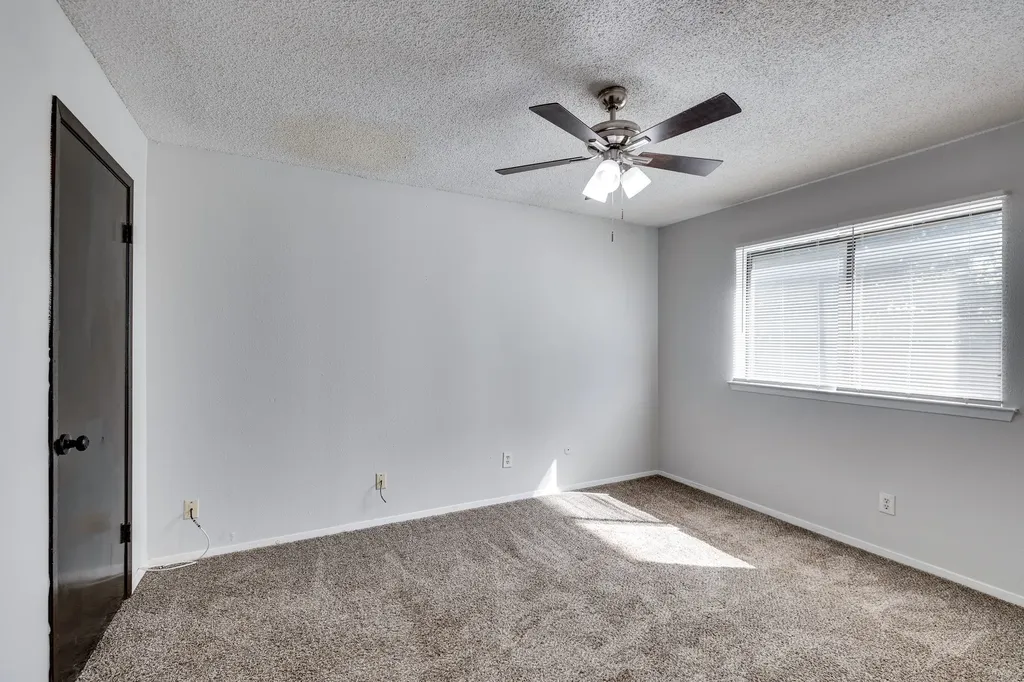 1128 E Georgian Road Saginaw TX 76179