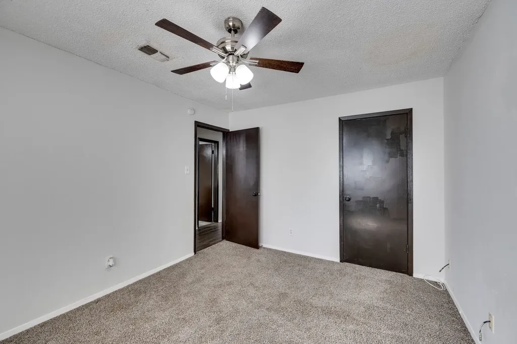 1128 E Georgian Road Saginaw TX 76179