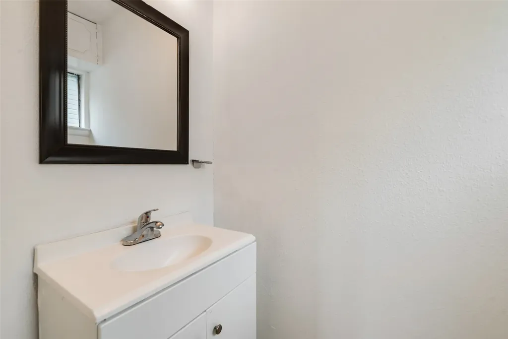 730 Cindy Lane Grand Prairie TX 75052