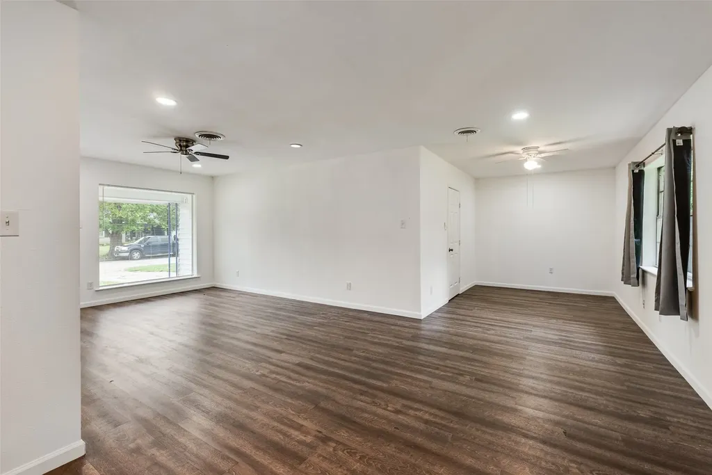 730 Cindy Lane Grand Prairie TX 75052