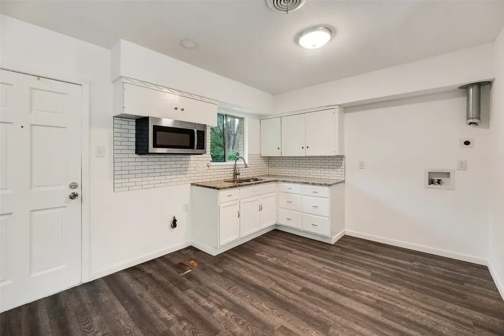 730 Cindy Lane Grand Prairie TX 75052