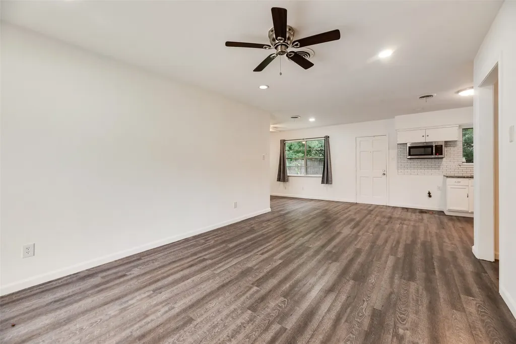 730 Cindy Lane Grand Prairie TX 75052