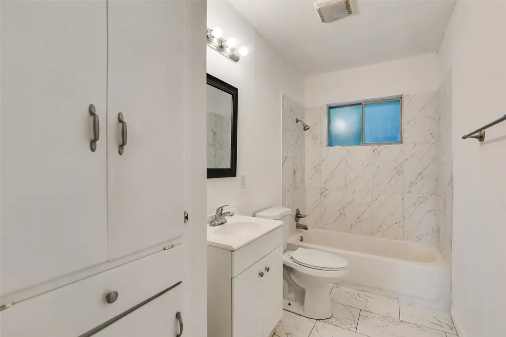 730 Cindy Lane Grand Prairie TX 75052