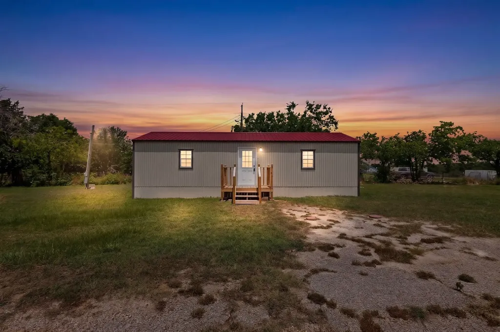 1657 E 2nd Street Cleburne TX 76031