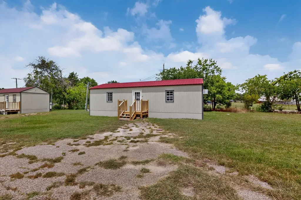 1657 E 2nd Street Cleburne TX 76031