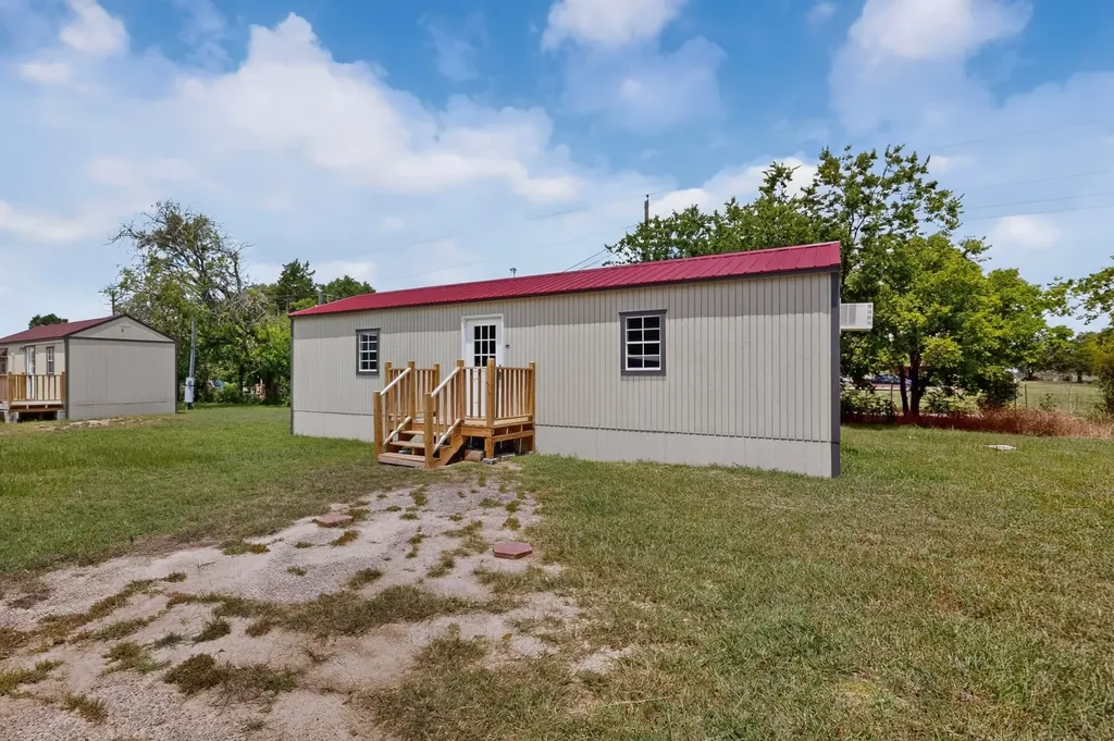 1657 E 2nd Street Cleburne TX 76031