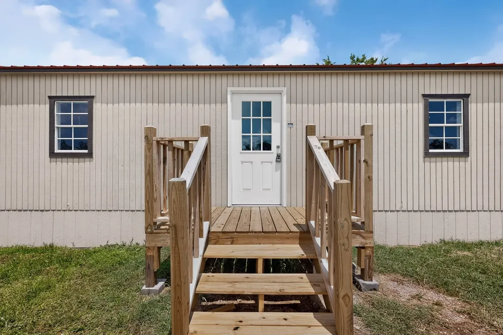 1657 E 2nd Street Cleburne TX 76031
