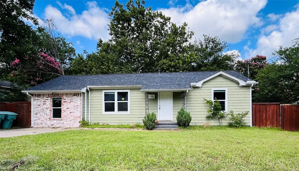 1215 S Vaden Street Sherman TX 75090