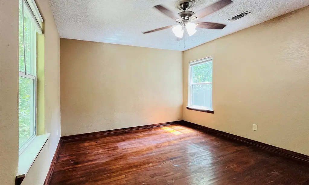 1215 S Vaden Street Sherman TX 75090