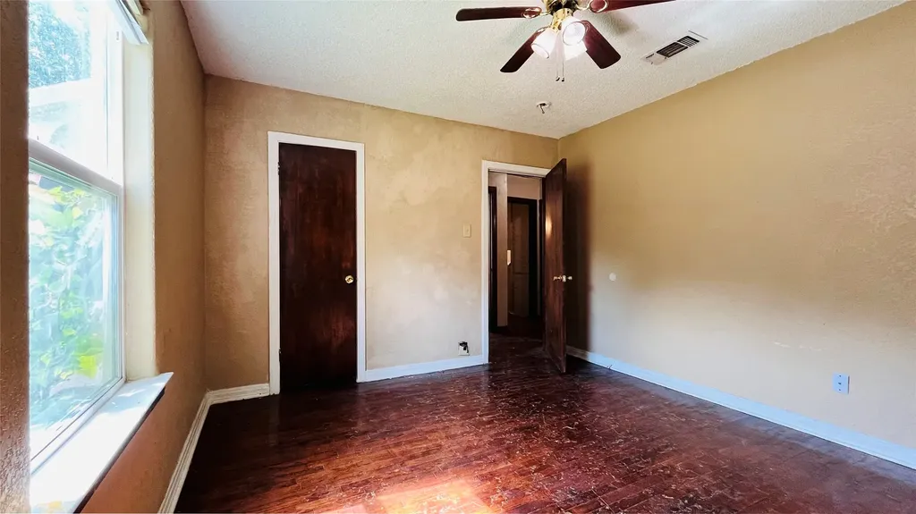 1215 S Vaden Street Sherman TX 75090
