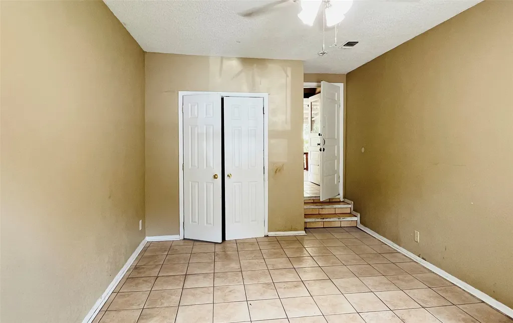 1215 S Vaden Street Sherman TX 75090