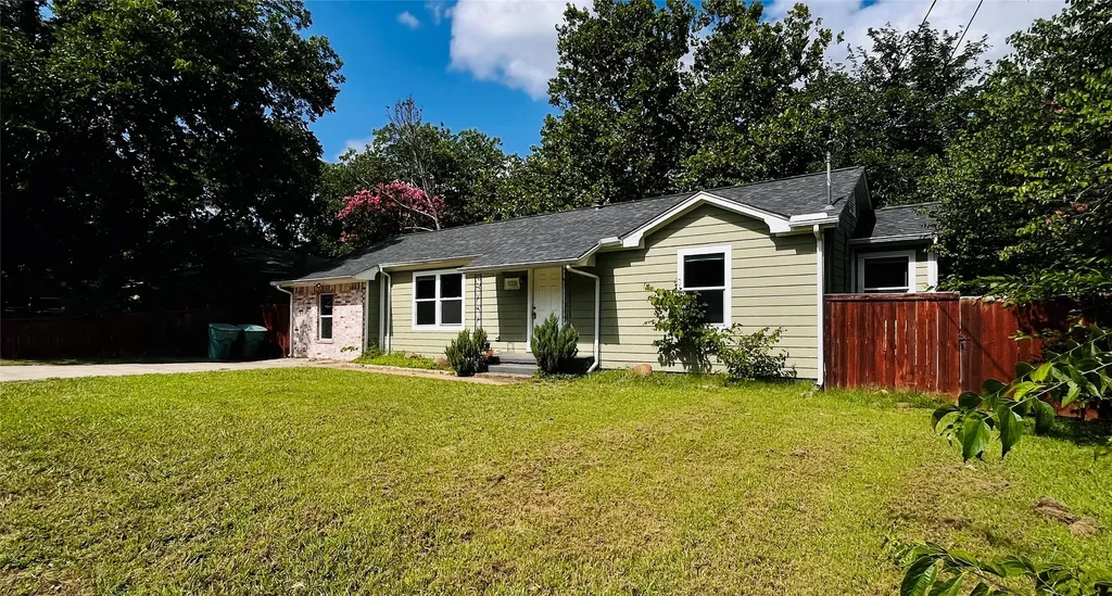 1215 S Vaden Street Sherman TX 75090