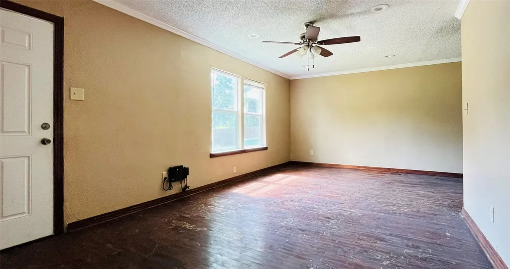 1215 S Vaden Street Sherman TX 75090