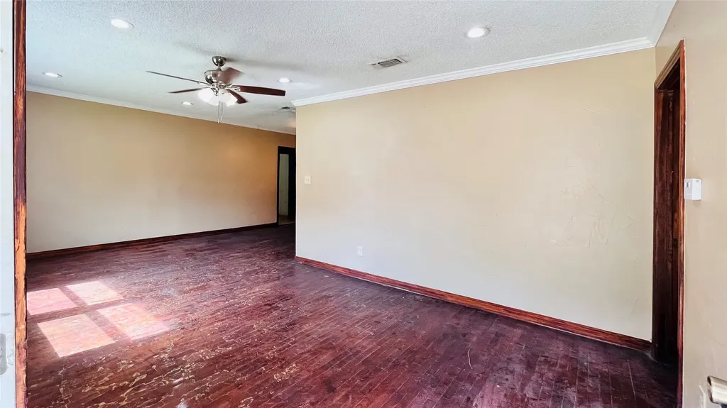 1215 S Vaden Street Sherman TX 75090