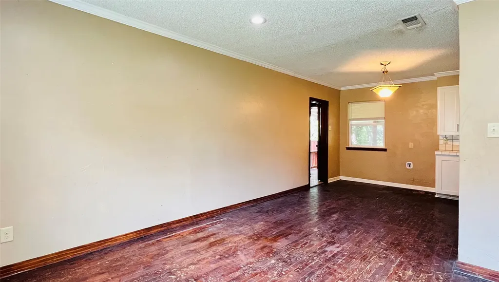 1215 S Vaden Street Sherman TX 75090