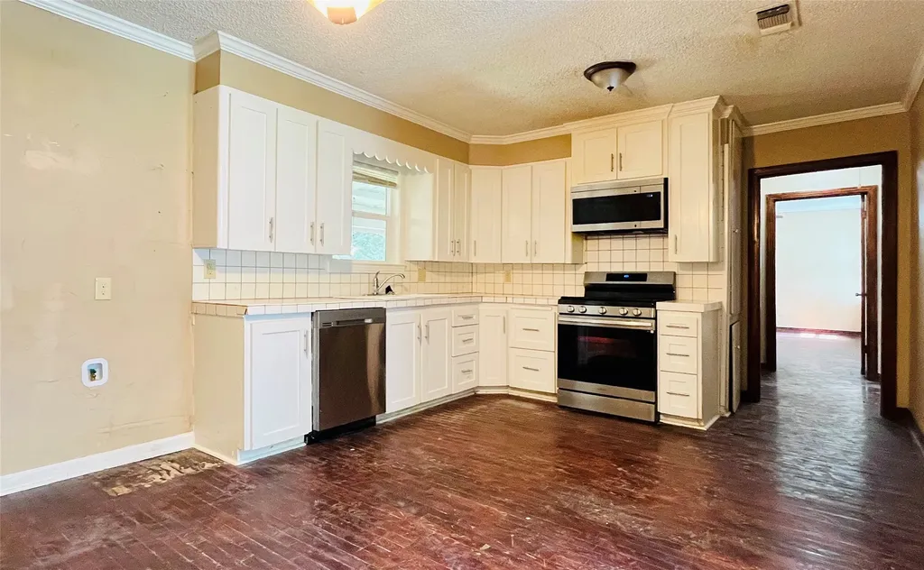 1215 S Vaden Street Sherman TX 75090